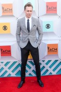 Том Хиддлстон (Tom Hiddleston) 51st Academy of Country Music Awards at MGM Grand Garden Arena in Las Vegas, 03.04.2016 (75xНQ) 3499c0478762130