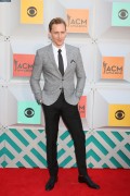 Том Хиддлстон (Tom Hiddleston) 51st Academy of Country Music Awards at MGM Grand Garden Arena in Las Vegas, 03.04.2016 (75xНQ) 579f5d478762701