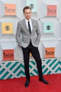 Том Хиддлстон (Tom Hiddleston) 51st Academy of Country Music Awards at MGM Grand Garden Arena in Las Vegas, 03.04.2016 (75xНQ) A055fe478762287