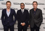 Том Хиддлстон (Tom Hiddleston) New York Times 'Timestalk' Conversation in New York, 11.04.2016 (13xНQ) B552a0478763381