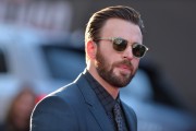 Крис Эванс (Chris Evans) Captain America Civil War Premiere at The Dolby Theatre (Hollywood, April 12, 2016) (176xHQ) 1287b3488134010