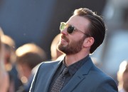 Крис Эванс (Chris Evans) Captain America Civil War Premiere at The Dolby Theatre (Hollywood, April 12, 2016) (176xHQ) 216265488133919