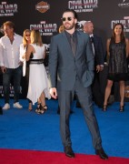 Крис Эванс (Chris Evans) Captain America Civil War Premiere at The Dolby Theatre (Hollywood, April 12, 2016) (176xHQ) 3c73c6488135578