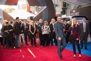 Крис Эванс (Chris Evans) Captain America Civil War Premiere at The Dolby Theatre (Hollywood, April 12, 2016) (176xHQ) 5cf723488133858