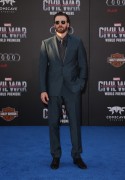 Крис Эванс (Chris Evans) Captain America Civil War Premiere at The Dolby Theatre (Hollywood, April 12, 2016) (176xHQ) 6b1357488135454