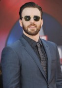 Крис Эванс (Chris Evans) Captain America Civil War Premiere at The Dolby Theatre (Hollywood, April 12, 2016) (176xHQ) 855ca8488136638