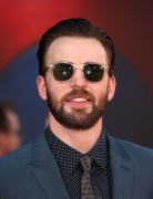 Крис Эванс (Chris Evans) Captain America Civil War Premiere at The Dolby Theatre (Hollywood, April 12, 2016) (176xHQ) 86786f488134066