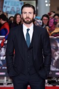 Крис Эванс (Chris Evans) European film premiere of 'Captain America Civil War' at Vue Westfield in London, England (April 26, 2016) (16xHQ) 9a79b7488137083