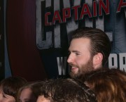 Крис Эванс (Chris Evans) Captain America Civil War Premiere at The Dolby Theatre (Hollywood, April 12, 2016) (176xHQ) Cf6eba488133835