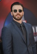 Крис Эванс (Chris Evans) Captain America Civil War Premiere at The Dolby Theatre (Hollywood, April 12, 2016) (176xHQ) F9e33c488134520