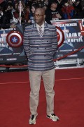 Сэмюэл Л. Джексон (Samuel L Jackson) Captain America Civil War Premiere at the Vue Westfield Shopping Centre (London, 26.04.2016) (89xHQ) 5d4ac5488149402