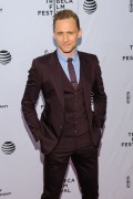 Том Хиддлстон (Tom Hiddleston) 'High-Rise' premiere during the 2016 Tribeca Film Festival in New York City, 20.04.2016 (150xНQ) 021f03488151392