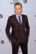 Том Хиддлстон (Tom Hiddleston) 'High-Rise' premiere during the 2016 Tribeca Film Festival in New York City, 20.04.2016 (150xНQ) 4dec3f488153636