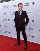 Том Хиддлстон (Tom Hiddleston) 'High-Rise' premiere during the 2016 Tribeca Film Festival in New York City, 20.04.2016 (150xНQ) 83d3cc488151509