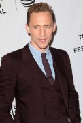 Том Хиддлстон (Tom Hiddleston) 'High-Rise' premiere during the 2016 Tribeca Film Festival in New York City, 20.04.2016 (150xНQ) A0c8d2488153075