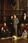 Семейка Аддамс / Addams Family (Анжелика Хьюстон, Кристофер Ллойд, Кристина Риччи, 1991) 486989488357678