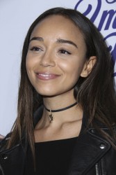 8b2379492901140.jpg