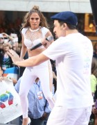 Дженнифер Лопез (Jennifer Lopez) Performing on NBC's 'Today Show' at Rockefeller Plaza in New York , 2016 (88xHQ) 96c24a494759234