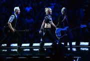 Гвен Стефани (Gwen Stefani) performs Onstage during the 2012 iHeartRadio Music Festival at the MGM Grand Garden Arena in Las Vegas, 21.09.2012 (130xHQ) 0757e4494765893