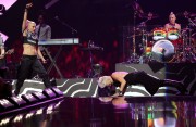 Гвен Стефани (Gwen Stefani) performs Onstage during the 2012 iHeartRadio Music Festival at the MGM Grand Garden Arena in Las Vegas, 21.09.2012 (130xHQ) 140c6a494764922