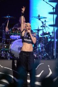 Гвен Стефани (Gwen Stefani) performs Onstage during the 2012 iHeartRadio Music Festival at the MGM Grand Garden Arena in Las Vegas, 21.09.2012 (130xHQ) 53b02f494766121