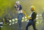 Гвен Стефани (Gwen Stefani) performs Onstage during the 2012 iHeartRadio Music Festival at the MGM Grand Garden Arena in Las Vegas, 21.09.2012 (130xHQ) 56bf28494765370
