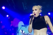 Гвен Стефани (Gwen Stefani) in concert at Mutualite conference center in Paris (13xHQ) 576f15494767042