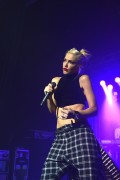 Гвен Стефани (Gwen Stefani) in concert at Mutualite conference center in Paris (13xHQ) 76a20b494767637