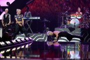 Гвен Стефани (Gwen Stefani) performs Onstage during the 2012 iHeartRadio Music Festival at the MGM Grand Garden Arena in Las Vegas, 21.09.2012 (130xHQ) 78e060494765180