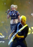Гвен Стефани (Gwen Stefani) performs Onstage during the 2012 iHeartRadio Music Festival at the MGM Grand Garden Arena in Las Vegas, 21.09.2012 (130xHQ) 7c9d97494764624