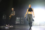 Гвен Стефани (Gwen Stefani) in concert at Mutualite conference center in Paris (13xHQ) 9301f3494768152