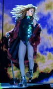 Селена Гомес (Selena Gomez) Performs during her 'Revival Tour' at The Staples Center, Los Angeles, 08.07.2016 - 208xHQ A3f675494760485