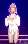 Бритни Спирс (Britney Spears) Performs on stage for her 'Piece Of Me' show at Planet Hollywood Resort in Las Vegas 17.06.2016 - 23xHQ B09a57494762692