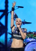 Гвен Стефани (Gwen Stefani) performs Onstage during the 2012 iHeartRadio Music Festival at the MGM Grand Garden Arena in Las Vegas, 21.09.2012 (130xHQ) C23caf494766500