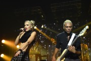 Гвен Стефани (Gwen Stefani) in concert at Mutualite conference center in Paris (13xHQ) Eeb0a9494767560