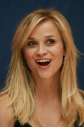 Риз Уизерспун (Reese Witherspoon) How Do You Know NYC Press Conference, 12.07.2010 (118xHQ) 0141f0495855897