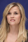 Риз Уизерспун (Reese Witherspoon) How Do You Know NYC Press Conference, 12.07.2010 (118xHQ) 01c997495856921