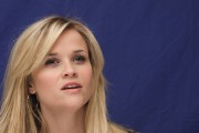 Риз Уизерспун (Reese Witherspoon) How Do You Know NYC Press Conference, 12.07.2010 (118xHQ) 0292eb495856327
