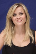 Риз Уизерспун (Reese Witherspoon) How Do You Know NYC Press Conference, 12.07.2010 (118xHQ) 2d4a74495857209