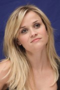 Риз Уизерспун (Reese Witherspoon) How Do You Know NYC Press Conference, 12.07.2010 (118xHQ) 33f6d0495856563