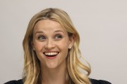 Риз Уизерспун (Reese Witherspoon) Monsters vs. Aliens Beverly Hills Press Conference, 20.03.2009 (76xHQ) 6852e0495858751