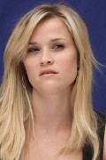Риз Уизерспун (Reese Witherspoon) How Do You Know NYC Press Conference, 12.07.2010 (118xHQ) D8d0f9495857248
