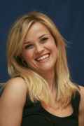 Риз Уизерспун (Reese Witherspoon) How Do You Know NYC Press Conference, 12.07.2010 (118xHQ) E59680495855878