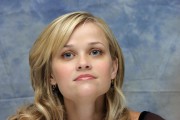 Риз Уизерспун (Reese Witherspoon) Just Like Heaven press conference portraits by Piyal Hosain (Beverly Hills, August 4, 2005) (19xHQ) Ea257e495856253