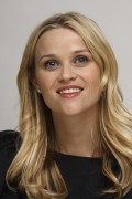 Риз Уизерспун (Reese Witherspoon) Monsters vs. Aliens Beverly Hills Press Conference, 20.03.2009 (76xHQ) Fc4e38495859137