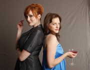 Кристина Хендрикс, Элизабет Мосс (Christina Hendricks, Elisabeth Moss) Mad Men promos - 4xHQ 23f67a496874775