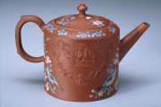 A collection of teapots (1650-1800) 3f9dc9497275858