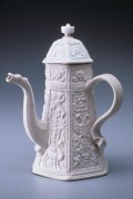 A collection of teapots (1650-1800) 573121497275719