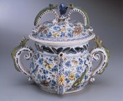 A collection of teapots (1650-1800) Fdb424497275541