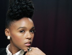 Жанель Монэ (Janelle Monae) 2010 by Jeff Christensen (1xHQ) Fe19b2497717396